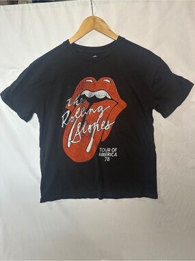 the Rolling Stones Black Tee with Red and White Tongue Graphic